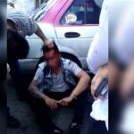 PASAJEROS ENFRENTAN A DELINCUENTE EN MICRO DE IZTAPALAPA