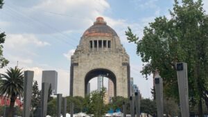 Calor extremo en Phoenix y frío inusual en Los Ángeles contrastan con clima en CDMX