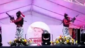 Sheinbaum impulsa debate para juzgar a menores como adultos tras asesinato de maestras en Michoacán