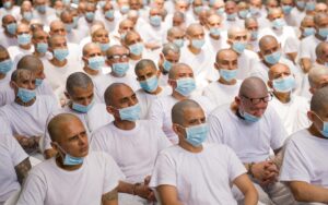 Inicia en El Salvador juicio masivo contra 486 presuntos líderes de la MS-13 por más de 47 mil delitos