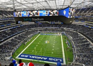 Protestan por desplazamiento por obras del Mundial mientras FIFA vende boletos