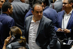 Investigan en CDMX a Cuauhtémoc Blanco por circular en camioneta sin placas