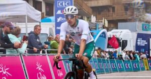 Ciclista mexicano Michael Zárate despierta tras coma inducido por caída en Italia