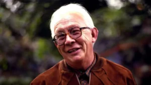 Fallece Enrique Ávila Carrillo, fundador de la CNTE; mueren Mary Beth Hurt y surgen rumores falsos sobre Michael J. Fox