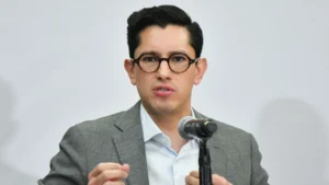 Comisión del Senado ratifica a Roberto Velasco como canciller; turno al Pleno para votación final