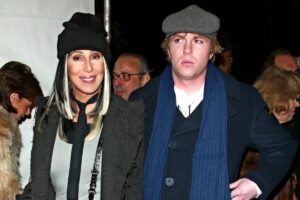 Cher solicita nuevamente tutela sobre las finanzas de su hijo Elijah Blue Allman por deterioro de salud mental