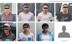 Detienen a ocho personas con aparente droga en cinco operativos en la CDMX