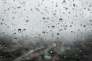 Yucatán suspende actividades este martes por lluvias e inundaciones