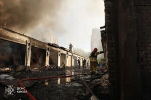 Rusia lanza ataque masivo con 656 drones y 73 misiles contra Ucrania; dejan 18 muertos