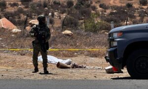 Confirman identidad de menor torturado y ejecutado con 12 disparos en carretera de Tecate