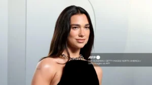 Dua Lipa califica de ‘inspiradoras’ las protestas en Albania contra proyecto turístico vinculado a la familia Trump