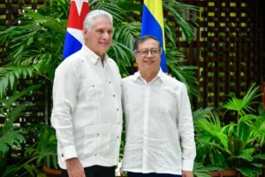Petro viaja a Cuba en sus últimos días de gobierno ante anuncio de cierre de embajadas por De la Espriella