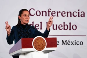 Sheinbaum anuncia que algunos lunes leerá en escuelas de educación básica