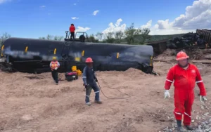 Profepa ordena a Grupo México Transportes reparar daño ambiental por derrame químico en Naco