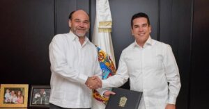 Arrestan en Campeche a Carlos Alberto Medina, exdirector de Comunicación de Alejandro Moreno